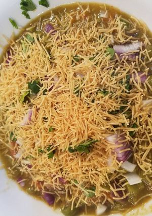 A picture of Masala puri chat.