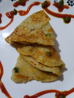 A picture of Crispy potato cheela.