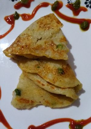 A picture of Crispy potato cheela.