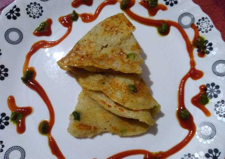 Crispy potato cheela