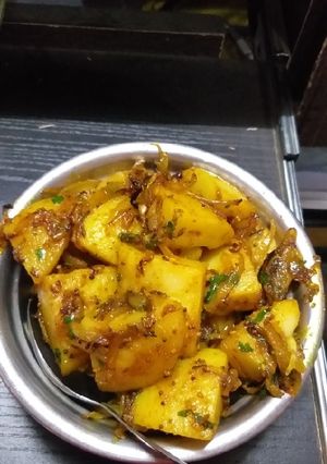 टमाटो फ्राइड इडली (tomato fried idli recipe in Hindi) रेसिपी मुख्य फोटो