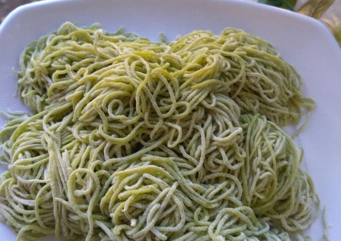 Standar Resep membuat Mie hijau sawi kenyal👍  lezat