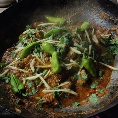 A picture of Highway style karahi.