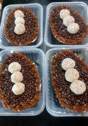 Una foto de Huevo relleno coco tipo torta