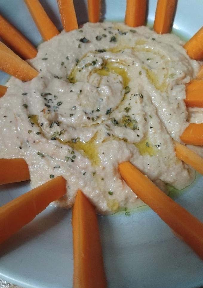 Una foto de Hummus de tomate 🍅
