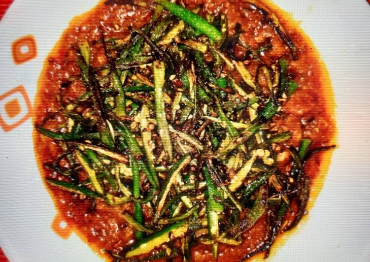 Crispy Fried Bhindi In Masala Gravy