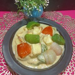 A picture of White Gravy Paneer Korma.