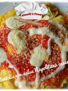 Una foto de Raviolis con salsa Napolitana casera