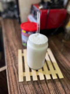 A picture of Brazilian lemonade.