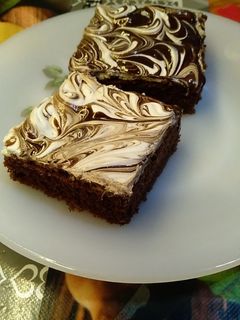 صورة لوصفة كيكة الشوكولاتة بطعم القهوة لذيذة جداً وسهلة في التحضير 😋❤️
