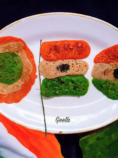 तिरंगा आटा पैन केक (Tiranga Aata Pancake In Hindi) रेसिपी मुख्य फोटो