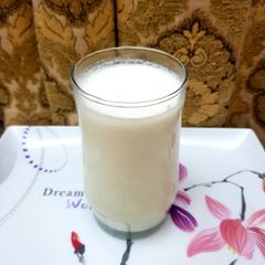 A picture of Apple & Banana Shake.