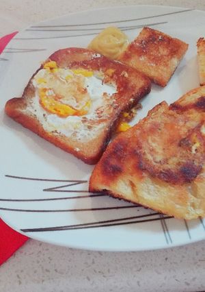 Φωτογραφία της συνταγής Eggs in a basket - Αυγά στο καλάθι