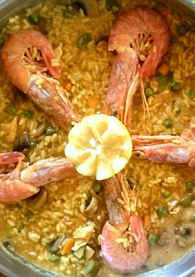 Una foto de Paella económica