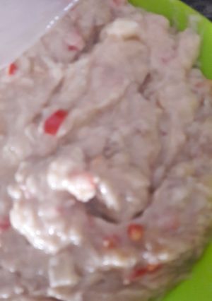 Una foto de Empanadas de atún con salsa blanca
