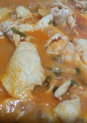 Una foto de Pechugas en caldillo con papas