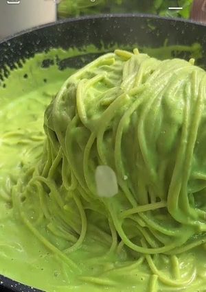 Una foto de Spaghetti verde 💚