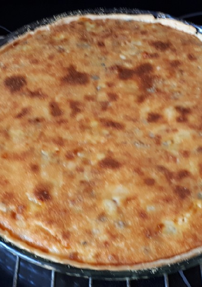 Una foto de 6. Quiche de pollo y bacon