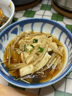 鰹魚汁金針菇豆腐 的食譜成品照片