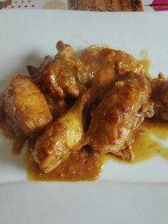 Una foto de Pollo de corral en pepitoria