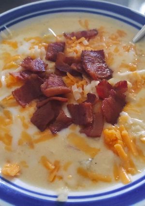 A picture of Loaded Potato Soup.