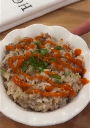 A picture of Beef Rice Bowl with Rice Cooker.