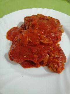 Una foto de Bacalao con tomate