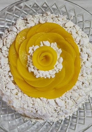 Una foto de 🍰 Torta Chajá 🍑 Mega torta de durazno, crema, dulce de leche y merenguitos
