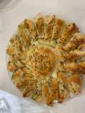 Tortino di pasta sfoglia con zucchine e formaggi