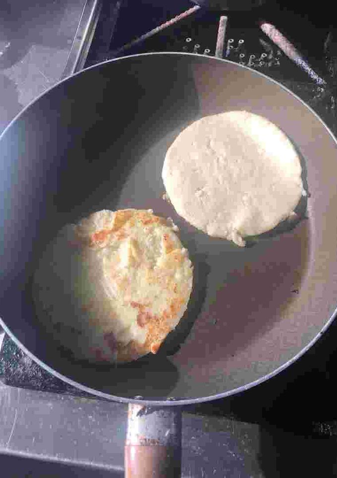 Una foto de Arepa de queso costeña