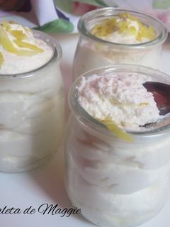 Una foto de Mousse de limón