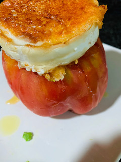 Una foto de Tomate con sorpresa 🍅🥑🍅