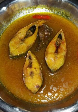ইলিশ মাছের ঝোল রেসিপির প্রধান ছবি