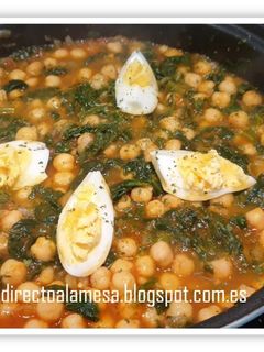 Una foto de Garbanzos con espinacas