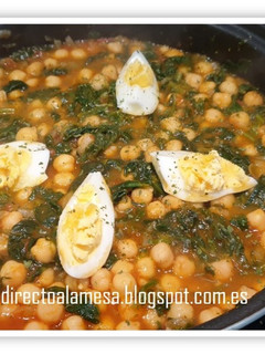 Una foto de Garbanzos con espinacas