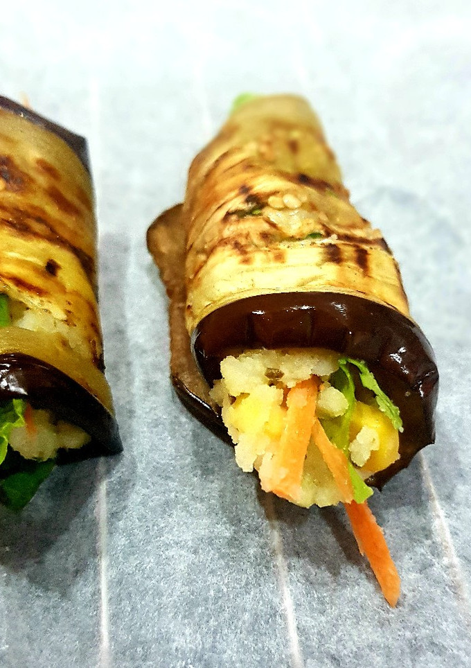 Una foto de 🍆Rollitos de berenjena relleno de verdura 🍆