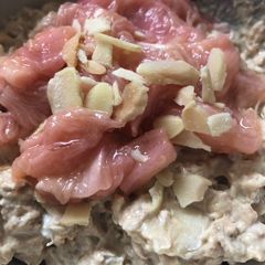 Rhubarb overnight oats A picture of Rhubarb overnight oats.
