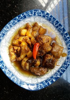 Hình của món Cá lăng kho tộ.