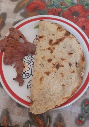 A picture of Tlayuda.