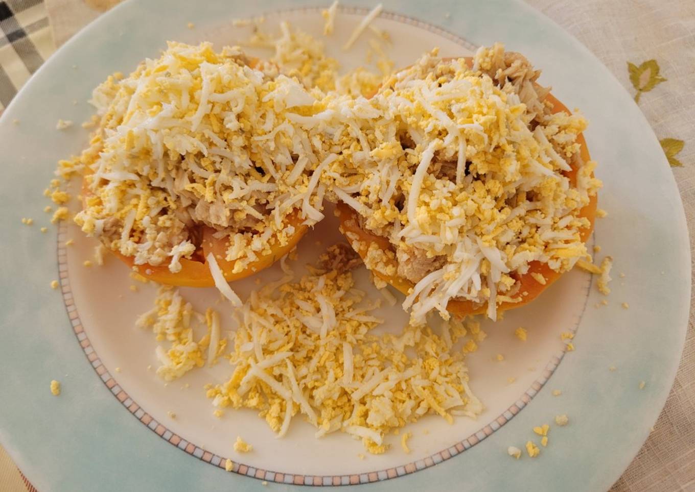 Tomates rellenos, sencillos para veranos calurosos