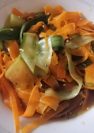 Φωτογραφία της συνταγής Asian style σαλάτα με καρότο και αγγούρι