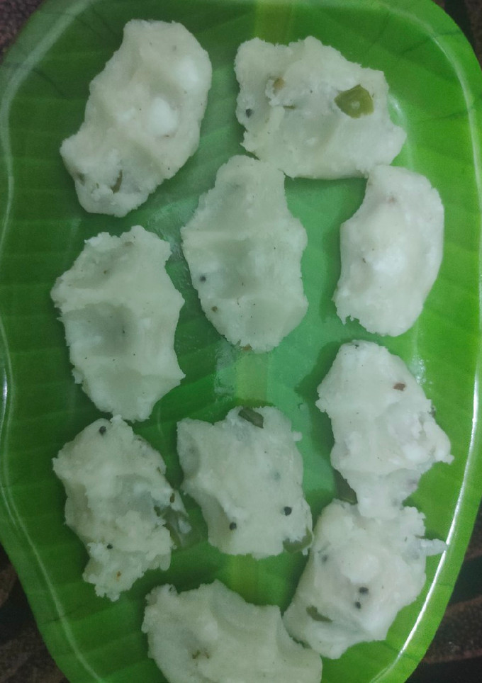 வரகரிசி தேங்காய் பிடி கொழுக்கட்டை (Varakarisi pidi kolukattai recipe in tamil) செய்முறை முக்கிய புகைப்படம்