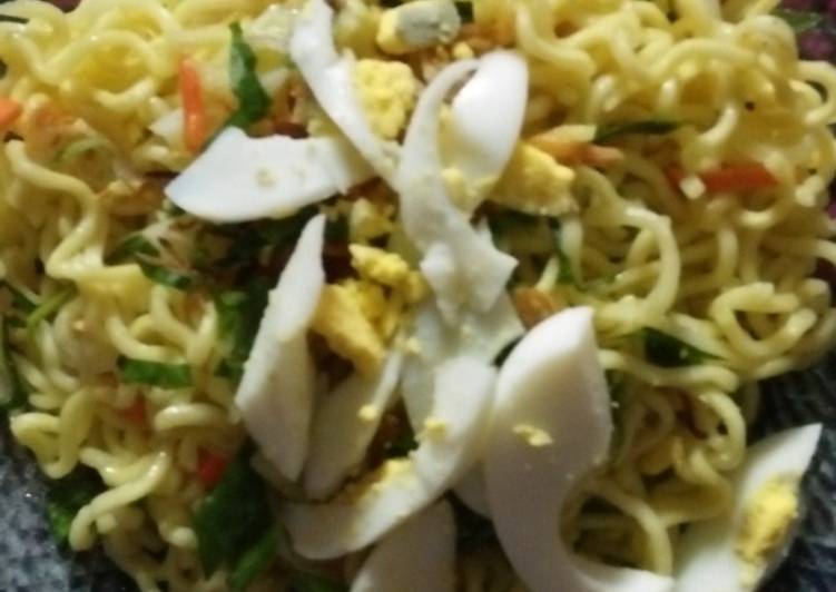 Bagaimana Menyiapkan Mie goreng kuning telor, Bisa Manjain Lidah