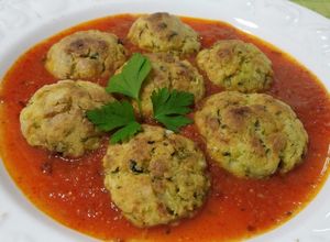 Foto principal de Albóndigas de calabacín con salsa de tomate casero