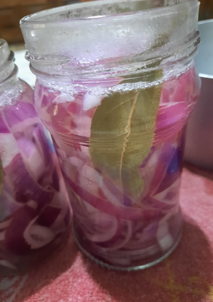 Una foto de Cebolla morada (encurtido)