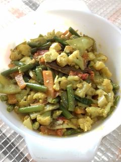 রংবাহারি নবরত্ন(rongbahari noborotno recipe in Bengali) রেসিপির প্রধান ছবি