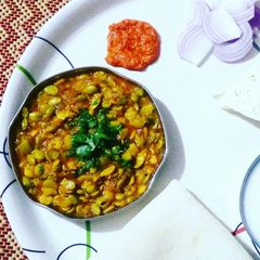 A picture of Winter Special Sprouted Lima Beans Curry.