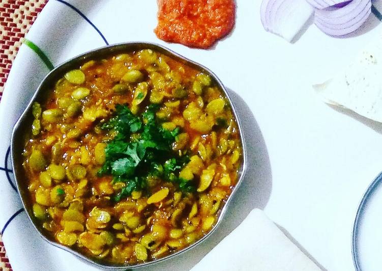 Simple Way to Prepare Homemade Winter Special Sprouted Lima Beans Curry