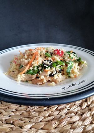 Una foto de Ensalada de couscous con heura