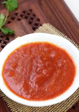 A picture of Momos chutney.